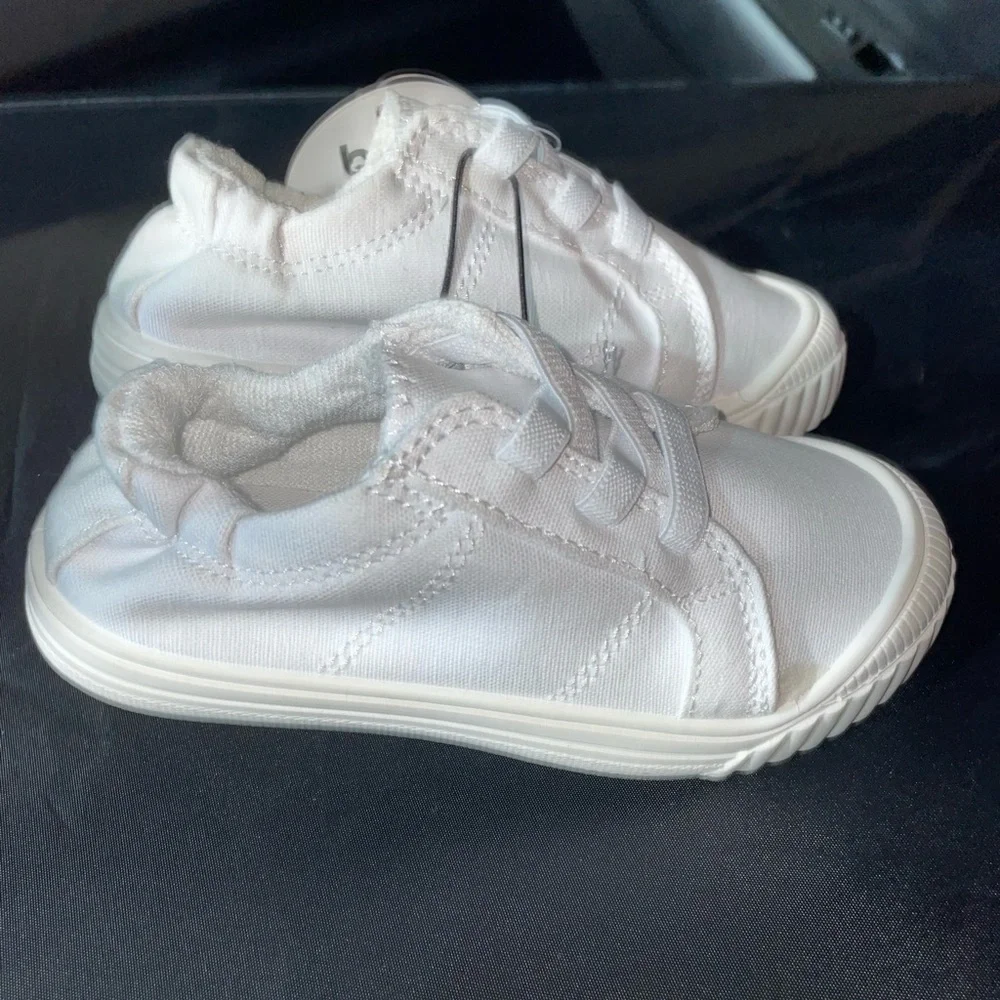 Kids unisex white sneakers, slip on tennis shoes various sizes
